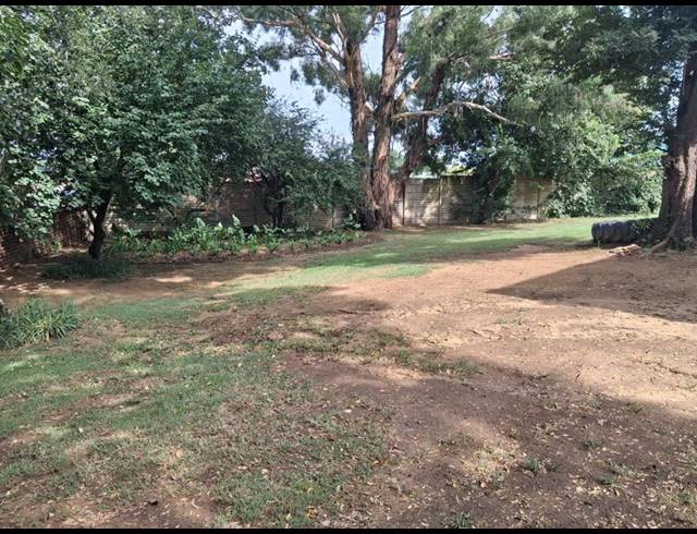 5 BEDROOM PROPERTY TO RENT IN MEYERVILLE